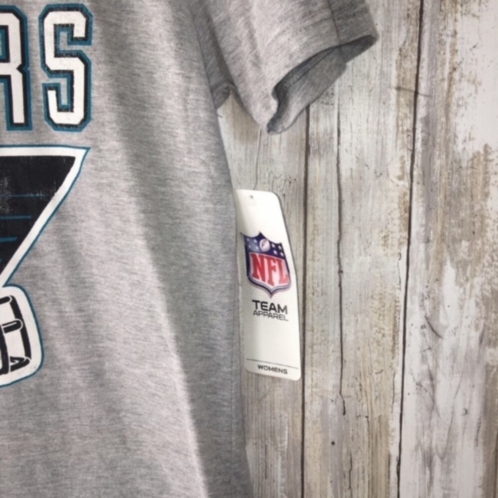 NFL Jacksonville Jaguars Helmet Tee Women’s Large Gray Graphic Shirt Football - Picture 4 of 6